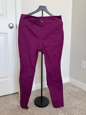 Terra & Sky Women's Cropped Jeans - Purple
